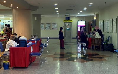 HARI BERSAMA PELANGGAN DI LOBI UTAMA ARAS 1